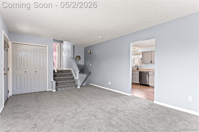 32732 Comanche Street, Westland, MI 48185