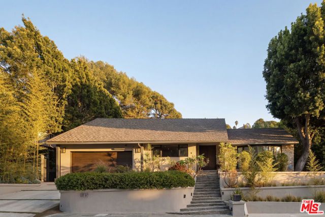 1646 San Ysidro Drive, Beverly Hills, CA 90210