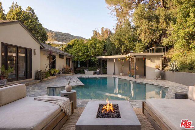 1646 San Ysidro Drive, Beverly Hills, CA 90210