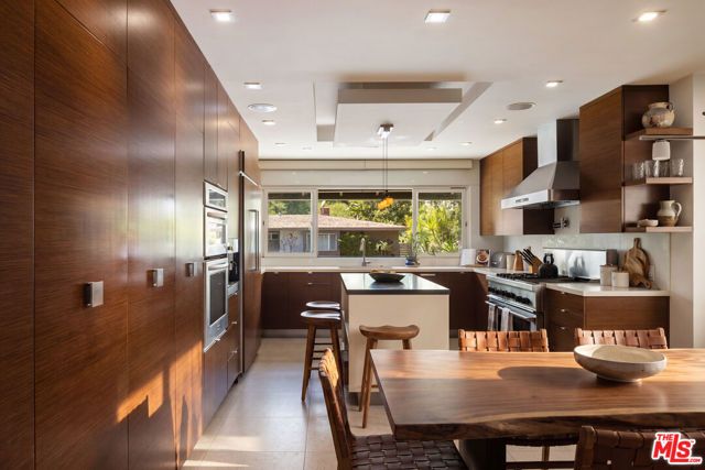 1646 San Ysidro Drive, Beverly Hills, CA 90210