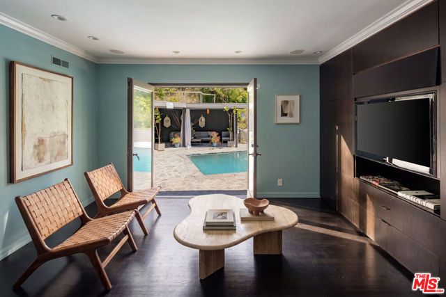 1646 San Ysidro Drive, Beverly Hills, CA 90210