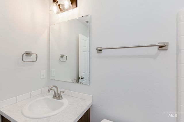 1125 Woods Bog Ct, Middleton, ID 83644