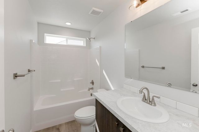 1125 Woods Bog Ct, Middleton, ID 83644