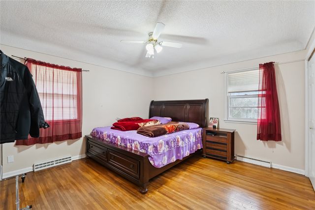 7422 Oak Brook Drive, Urbandale, IA 50322