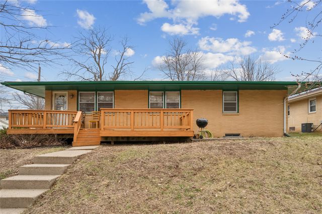 7422 Oak Brook Drive, Urbandale, IA 50322