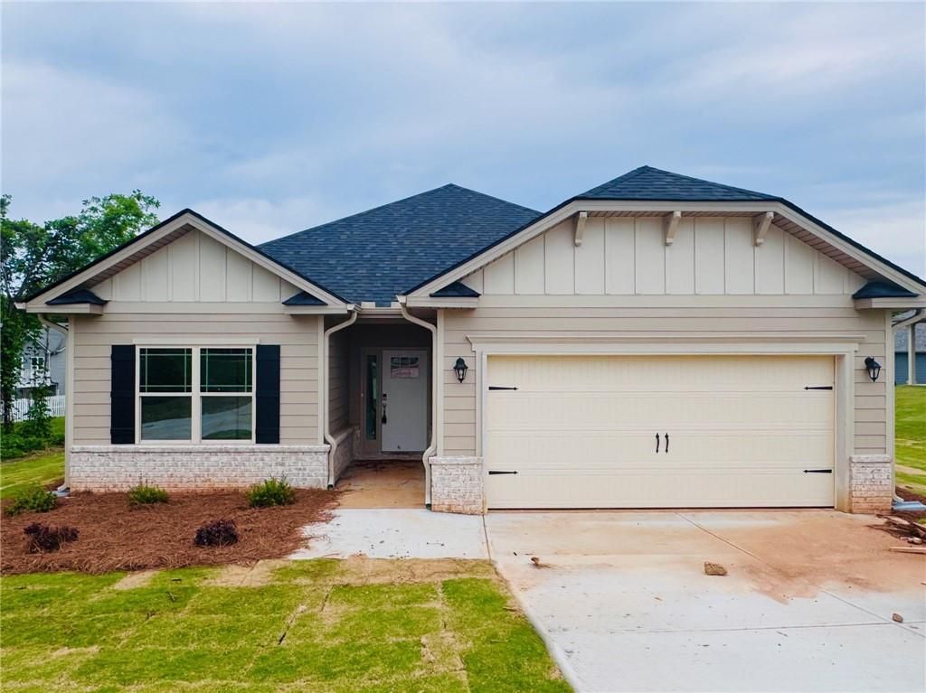 831 W Airport Road, Cornelia, GA 30531