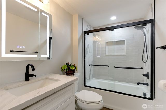 2306 Wellman Place, Oak Harbor, WA 98277