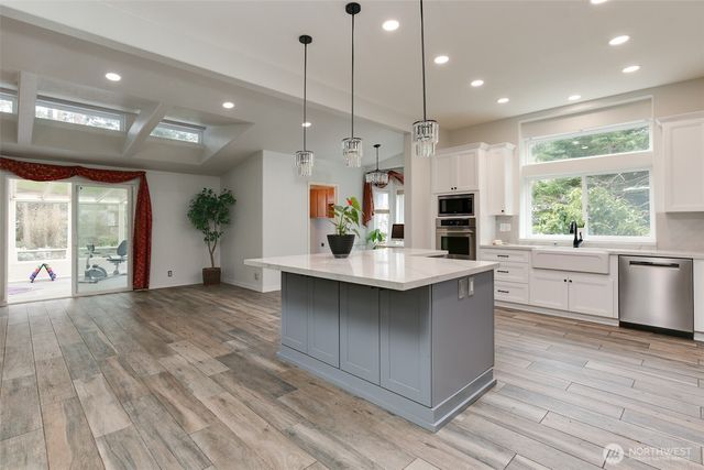 2306 Wellman Place, Oak Harbor, WA 98277