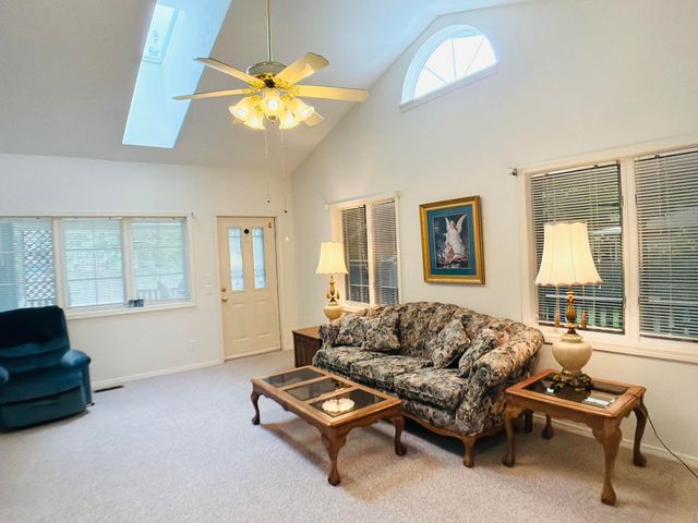 2049 S Brighton Drive, Springfield, MO 65804