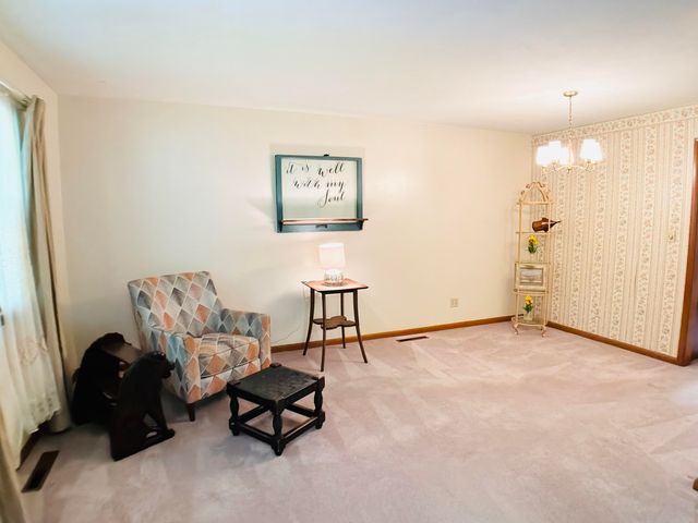 2049 S Brighton Drive, Springfield, MO 65804