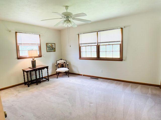 2049 S Brighton Drive, Springfield, MO 65804