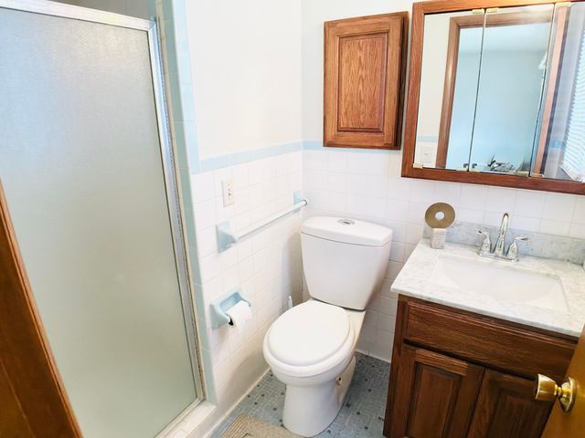 2049 S Brighton Drive, Springfield, MO 65804
