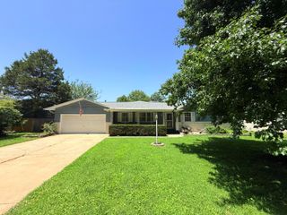 2049 S Brighton Drive, Springfield, MO 65804