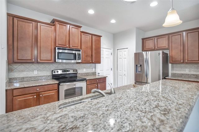 196 WINDFLOWER WAY, Oviedo, FL 32765