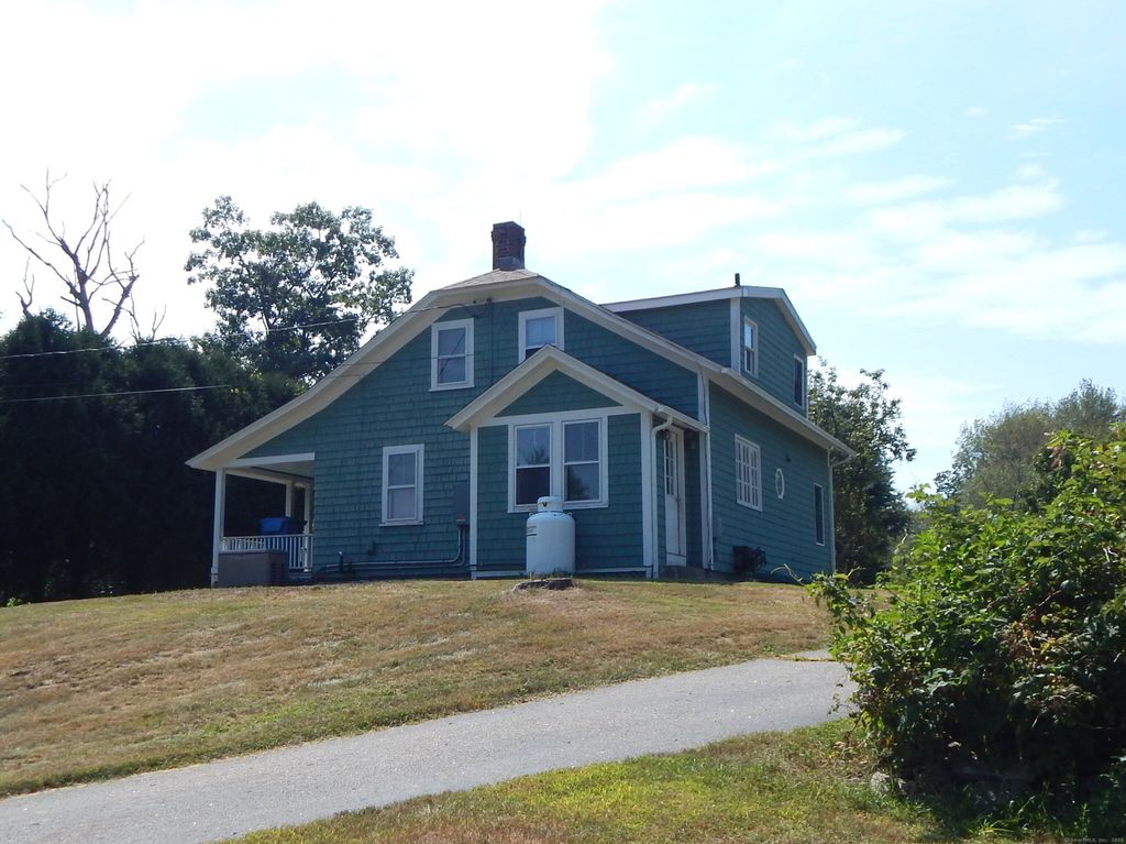 614 Hartford Road, Brooklyn, CT 06234