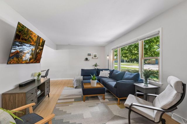 4147 Hull Road, Minnetonka, MN 55305
