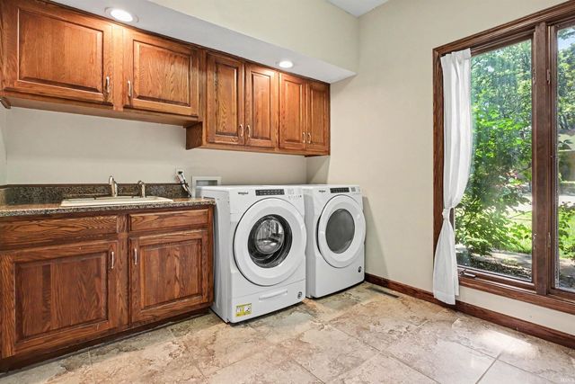 51125 Midlothian Court, Granger, IN 46530