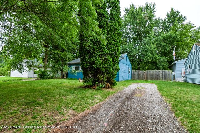 1223 Warwick Drive, Lansing, MI 48910