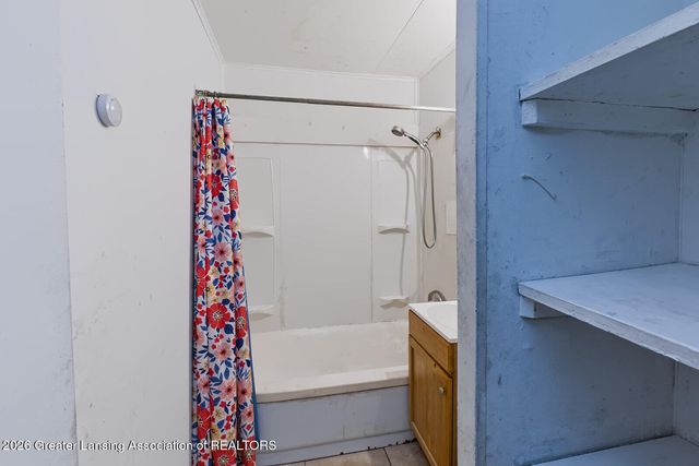 1223 Warwick Drive, Lansing, MI 48910