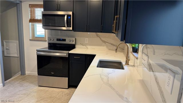 24420 Glenbrook Boulevard, Euclid, OH 44117