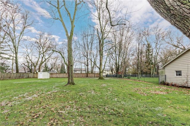 1608 Sunview Road, Lyndhurst, OH 44124