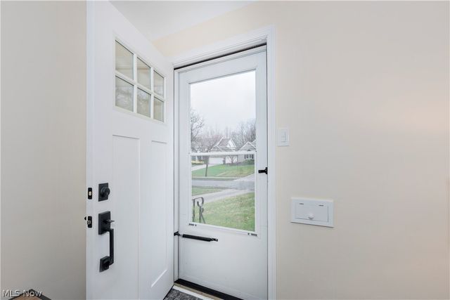 1608 Sunview Road, Lyndhurst, OH 44124