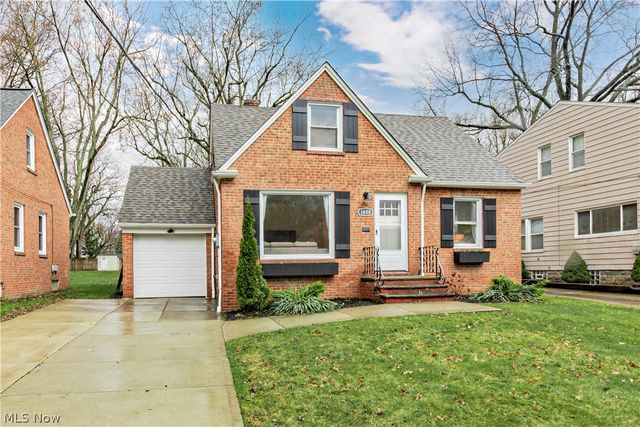 1608 Sunview Road, Lyndhurst, OH 44124