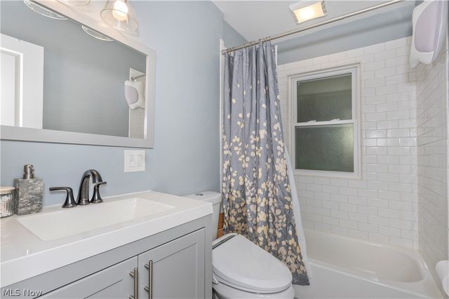 1608 Sunview Road, Lyndhurst, OH 44124