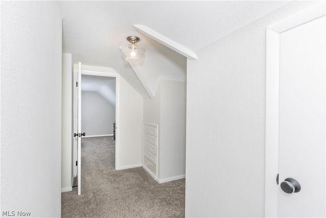 1608 Sunview Road, Lyndhurst, OH 44124