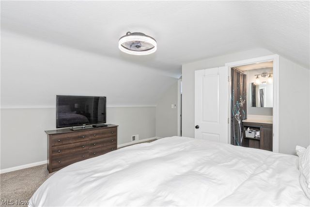 1608 Sunview Road, Lyndhurst, OH 44124