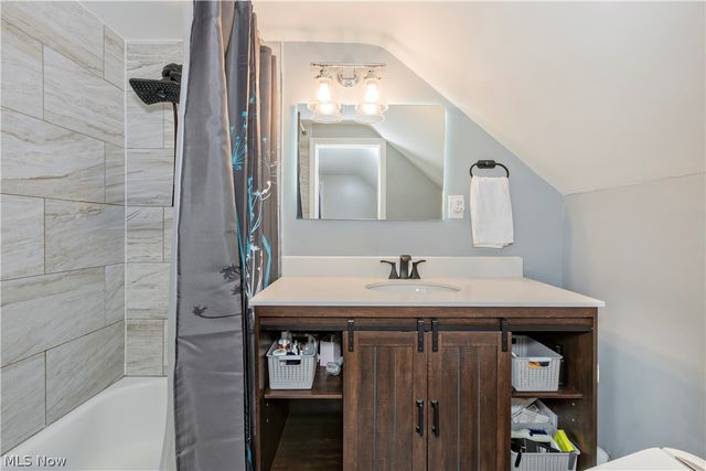 1608 Sunview Road, Lyndhurst, OH 44124