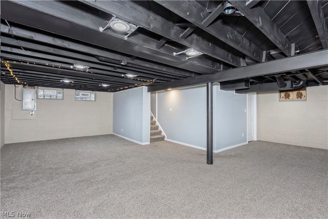 1608 Sunview Road, Lyndhurst, OH 44124