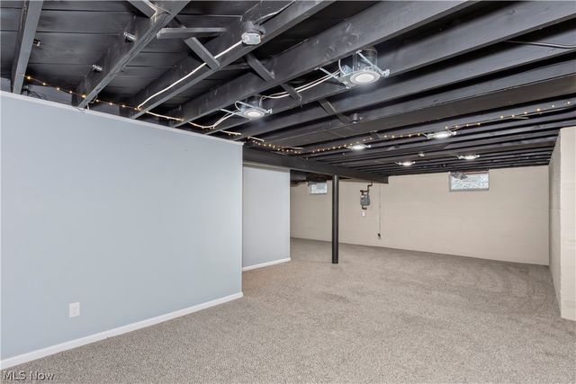 1608 Sunview Road, Lyndhurst, OH 44124