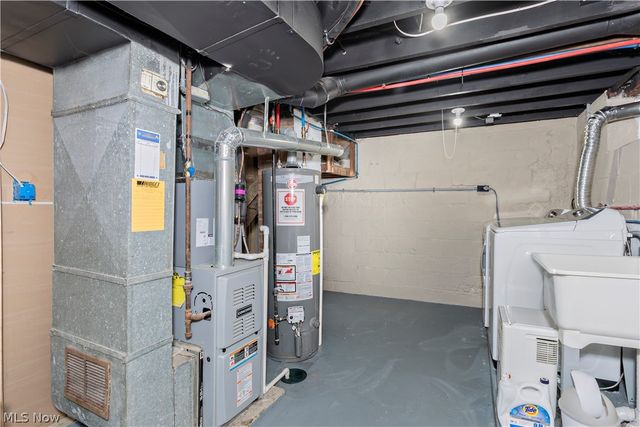 1608 Sunview Road, Lyndhurst, OH 44124