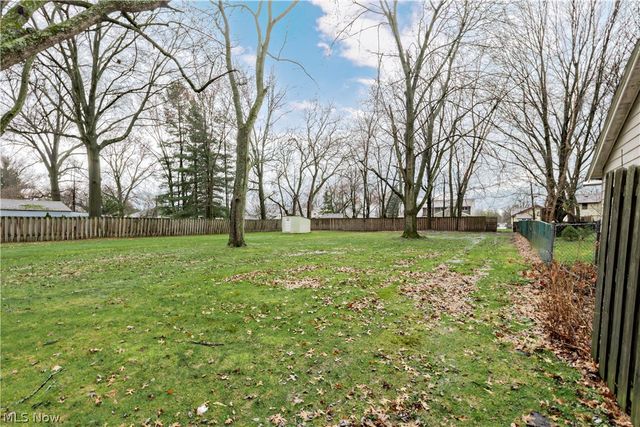 1608 Sunview Road, Lyndhurst, OH 44124