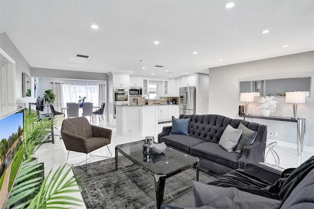 1005 SE 9th Ave, Deerfield Beach, FL 33441