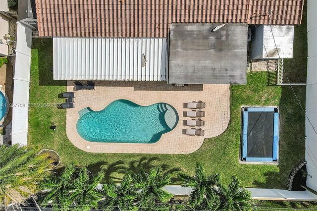 1005 SE 9th Ave, Deerfield Beach, FL 33441