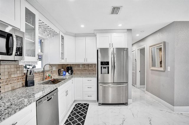 1005 SE 9th Ave, Deerfield Beach, FL 33441