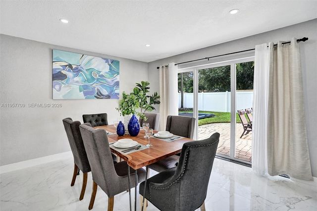 1005 SE 9th Ave, Deerfield Beach, FL 33441