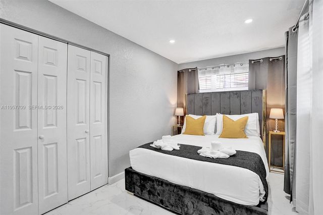 1005 SE 9th Ave, Deerfield Beach, FL 33441