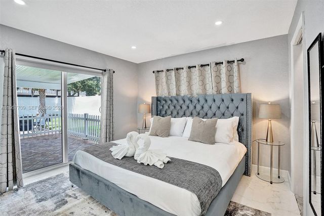 1005 SE 9th Ave, Deerfield Beach, FL 33441