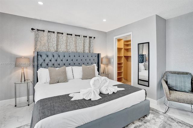 1005 SE 9th Ave, Deerfield Beach, FL 33441