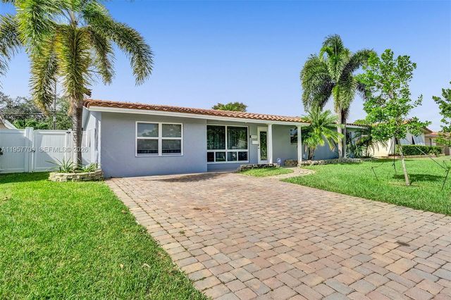 1005 SE 9th Ave, Deerfield Beach, FL 33441