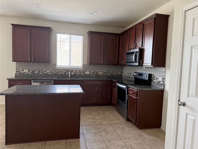 2225 Heaton Street, Forney, TX 75126