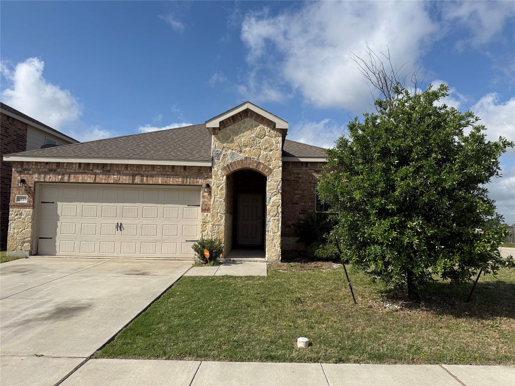 2225 Heaton Street, Forney, TX 75126