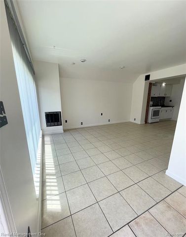 29518 Joy Road, Livonia, MI 48150