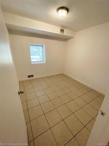 29518 Joy Road, Livonia, MI 48150