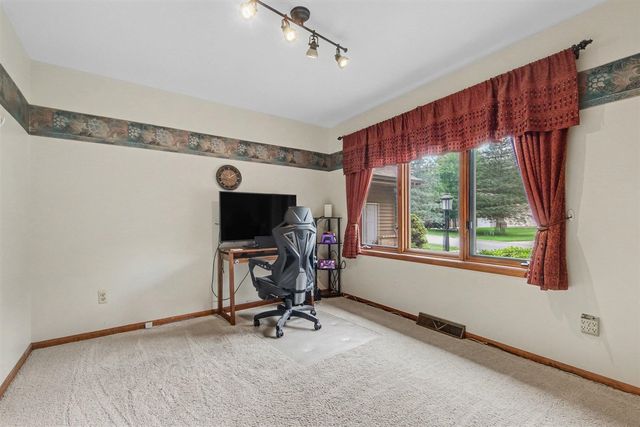 1954 Glenvale Drive, Wyoming, MI 49519