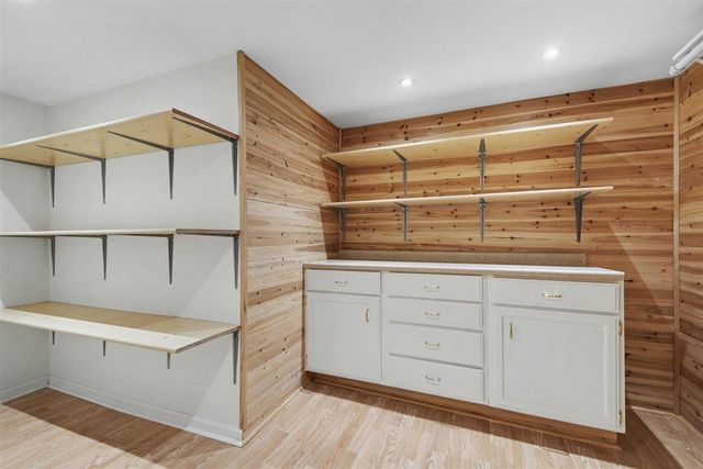 1954 Glenvale Drive, Wyoming, MI 49519