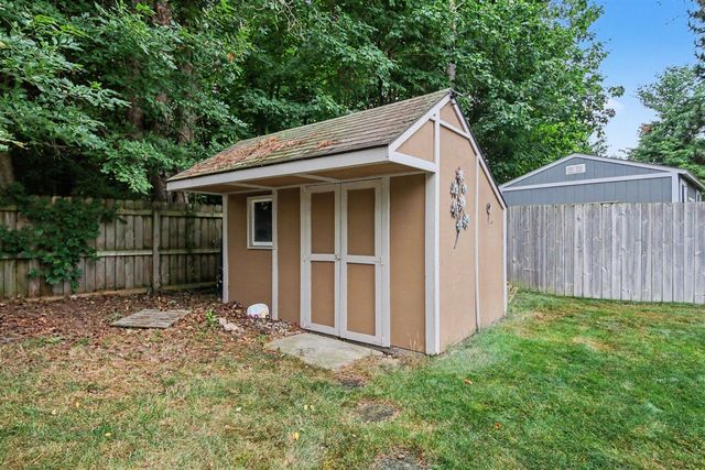 1954 Glenvale Drive, Wyoming, MI 49519